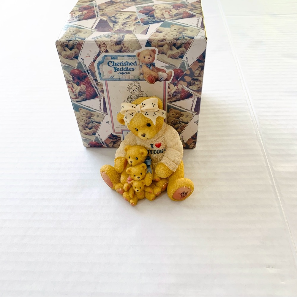 Cherished Teddies A Mom’s Love Comes In All Sizes